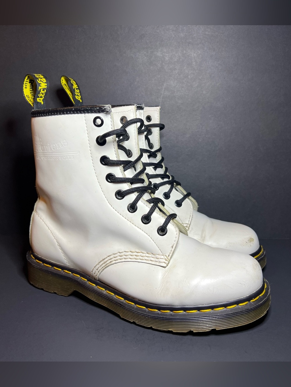Doc Dr Martens #11822 Women's 7 / Men's 6 White Leather Combat Ankle Boots